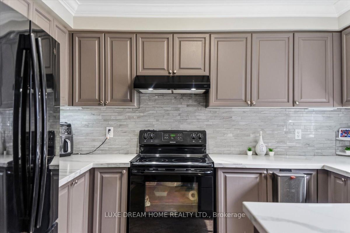 Townhouse for sale at 100 Panton Trail, Milton, Ontario, L9T 6K1 - Dempsey - MLS: W13001354