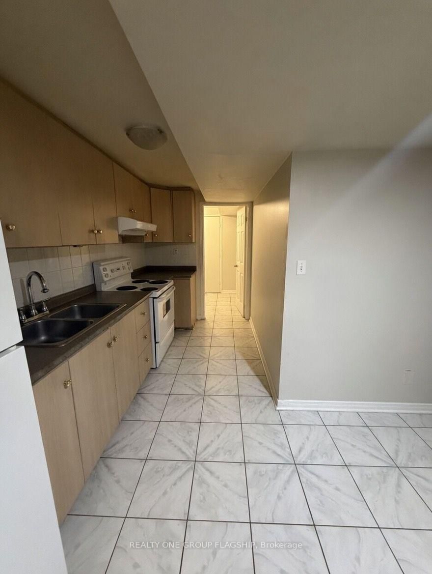 560 Garden Walk - Photo 2