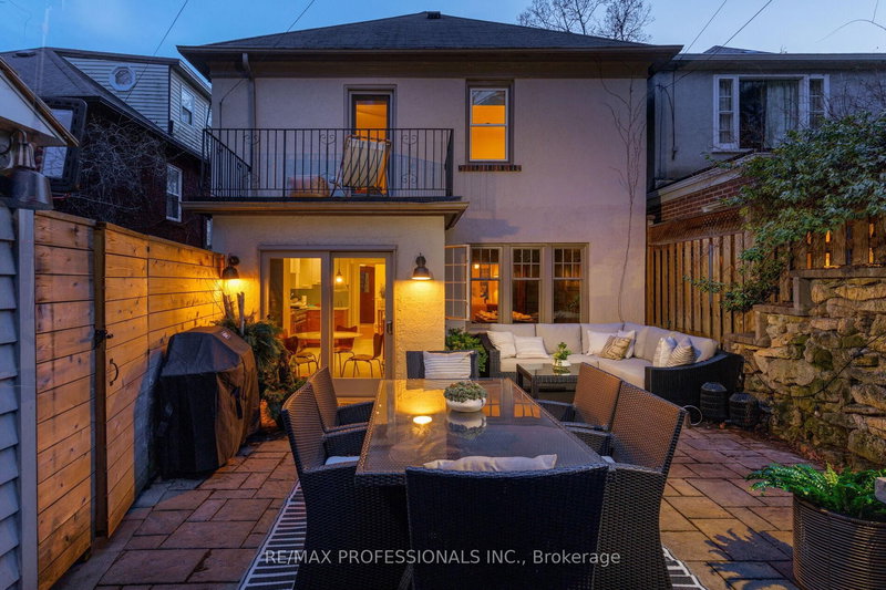 99 Riverview Gdns, Toronto, M6S 4E7 | Image 2