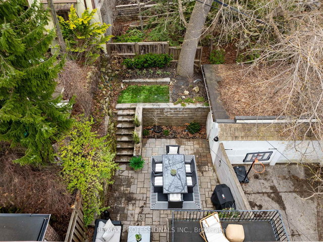 99 Riverview Gardens