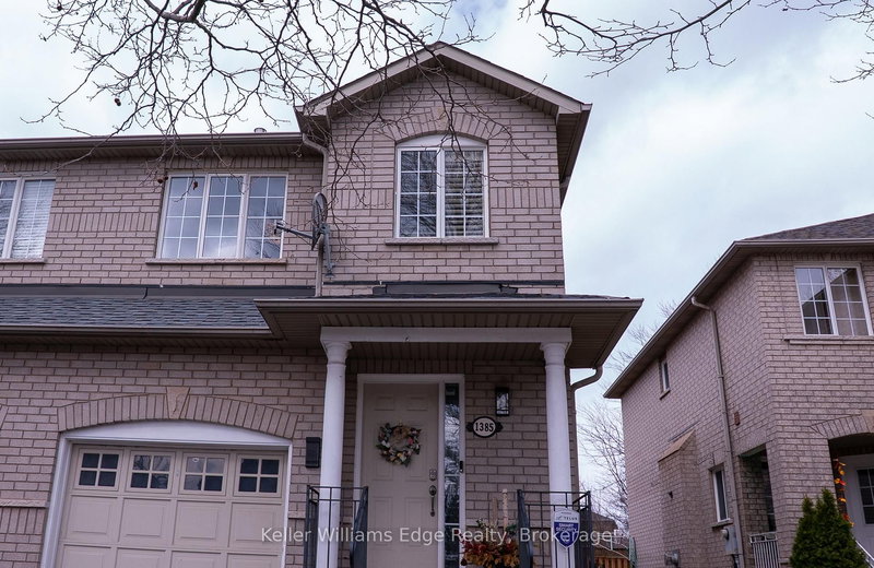 1385 Brookstar Dr, Oakville, L6M 3W2 | Image 2