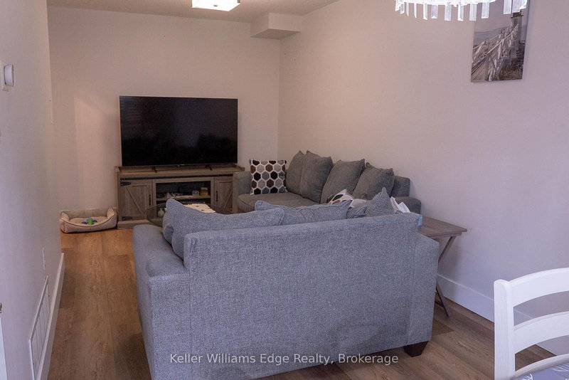 1385 Brookstar Dr, Oakville, L6M 3W2 | Image 3