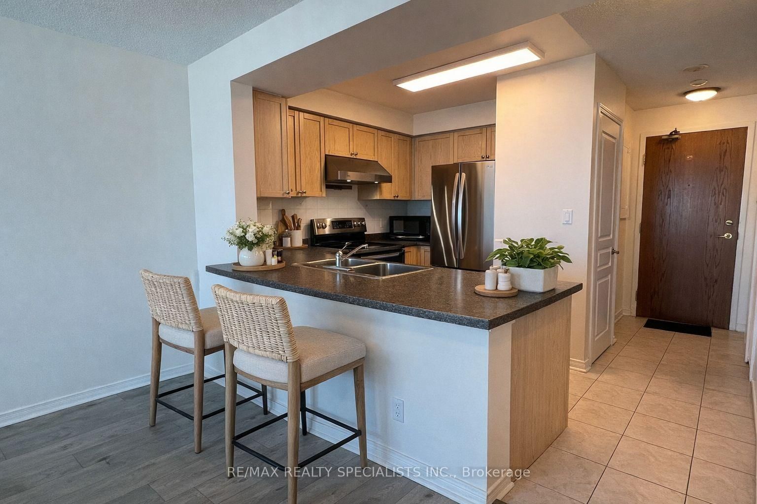 4879 Kimbermount Avenue, Unit 810 - Photo 3