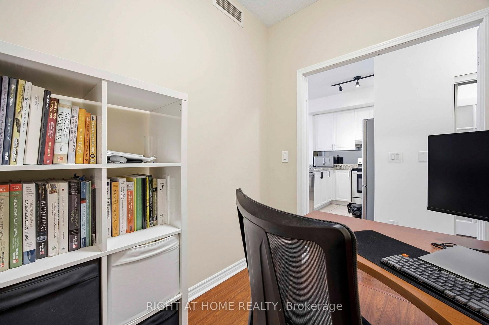 1 Elm Street W, Unit 2404 - Photo 14