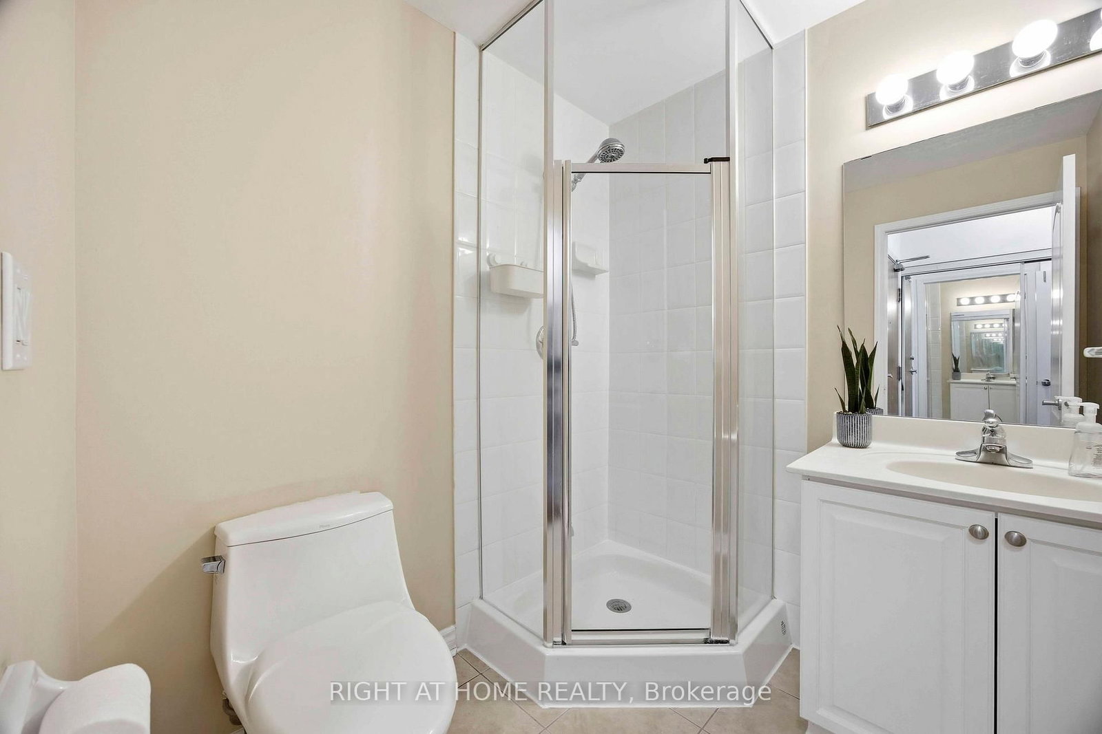 1 Elm Street W, Unit 2404 - Photo 15