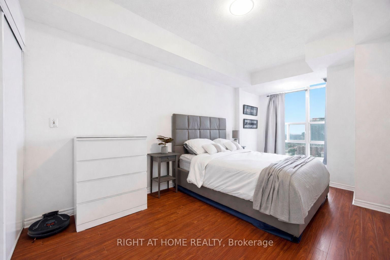 1 Elm Street W, Unit 2404 - Photo 16