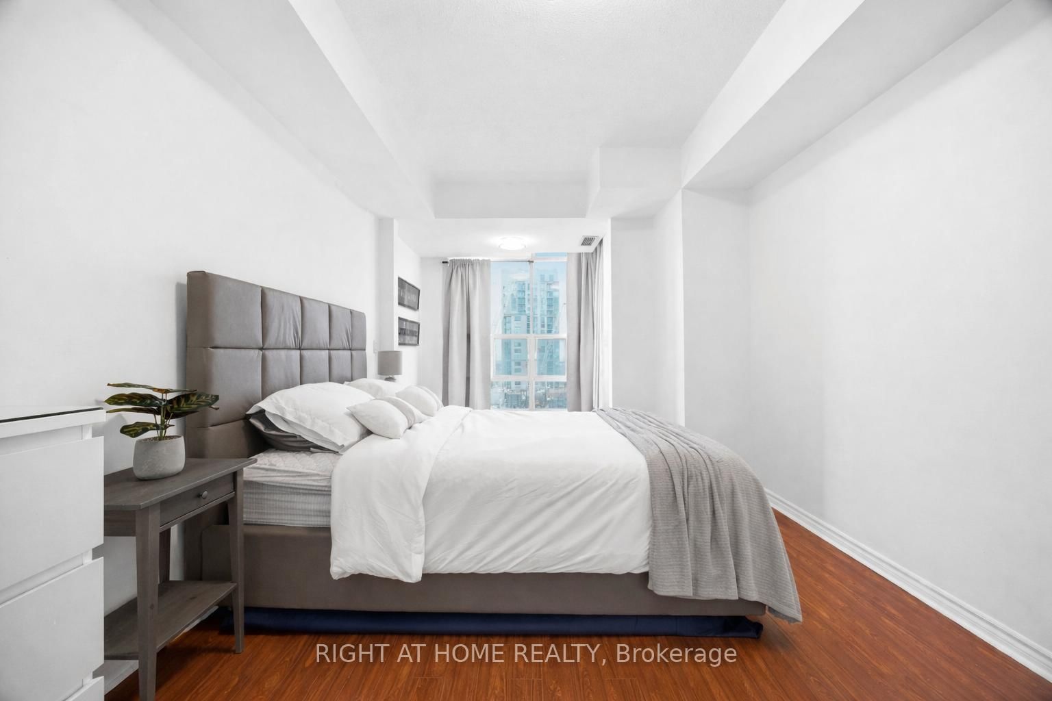 1 Elm Street W, Unit 2404 - Photo 17