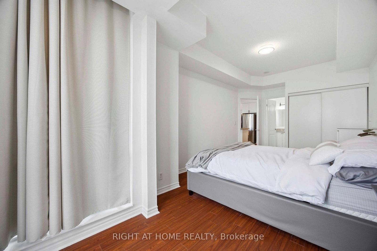 1 Elm Street W, Unit 2404 - Photo 18