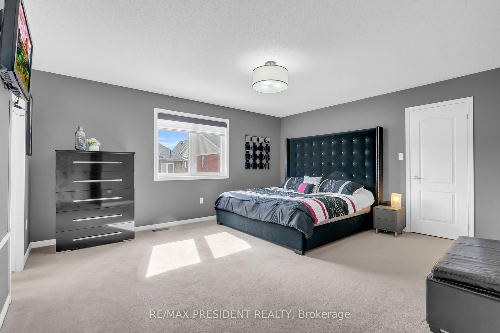 Detached House for sale at 306 Pringle Avenue, Milton, Ontario, L9T 7N2 - Scott - MLS: W13001746