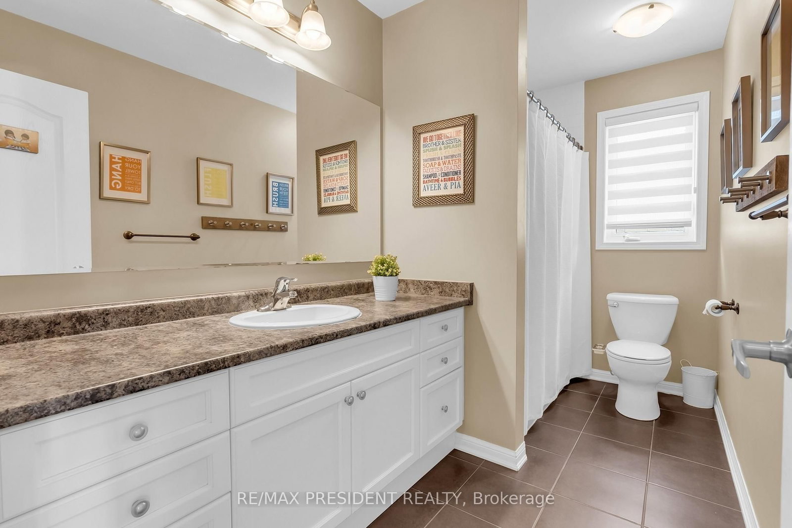 Detached House for sale at 306 Pringle Avenue, Milton, Ontario, L9T 7N2 - Scott - MLS: W13001746