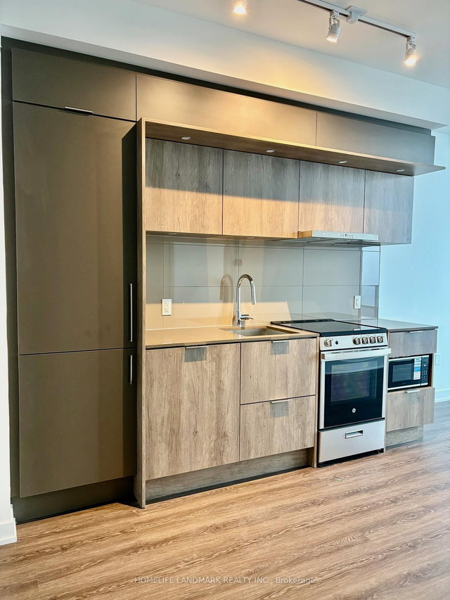 3201 - 448 Burnhamthorpe Road West Road