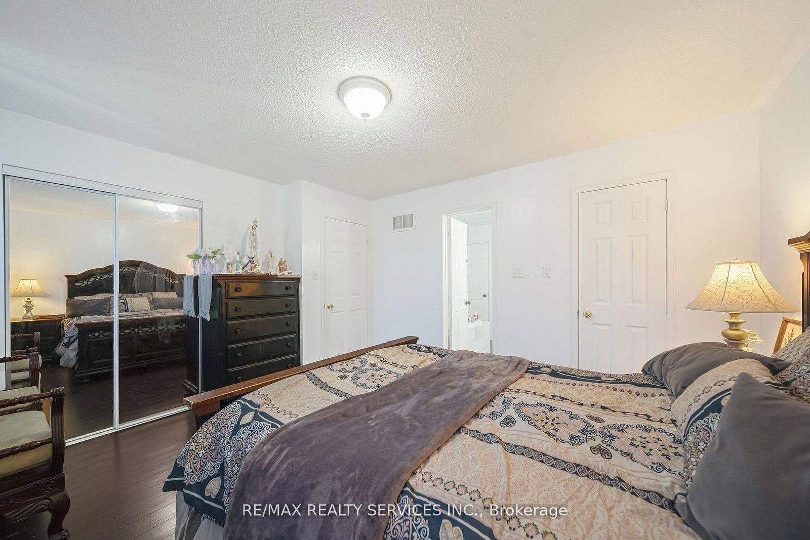 Detached House for sale at 27 Suncrest Drive, Brampton, Ontario, L6X 4L5 - Brampton West - MLS: W13001822