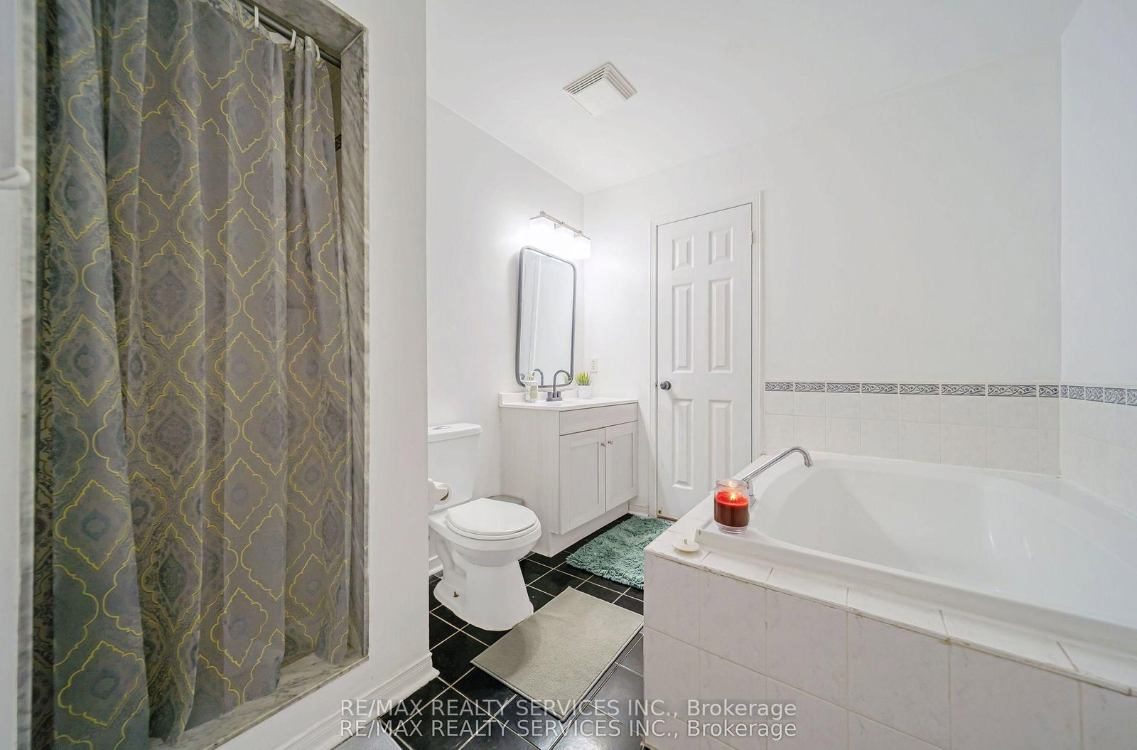 Detached House for sale at 27 Suncrest Drive, Brampton, Ontario, L6X 4L5 - Brampton West - MLS: W13001822