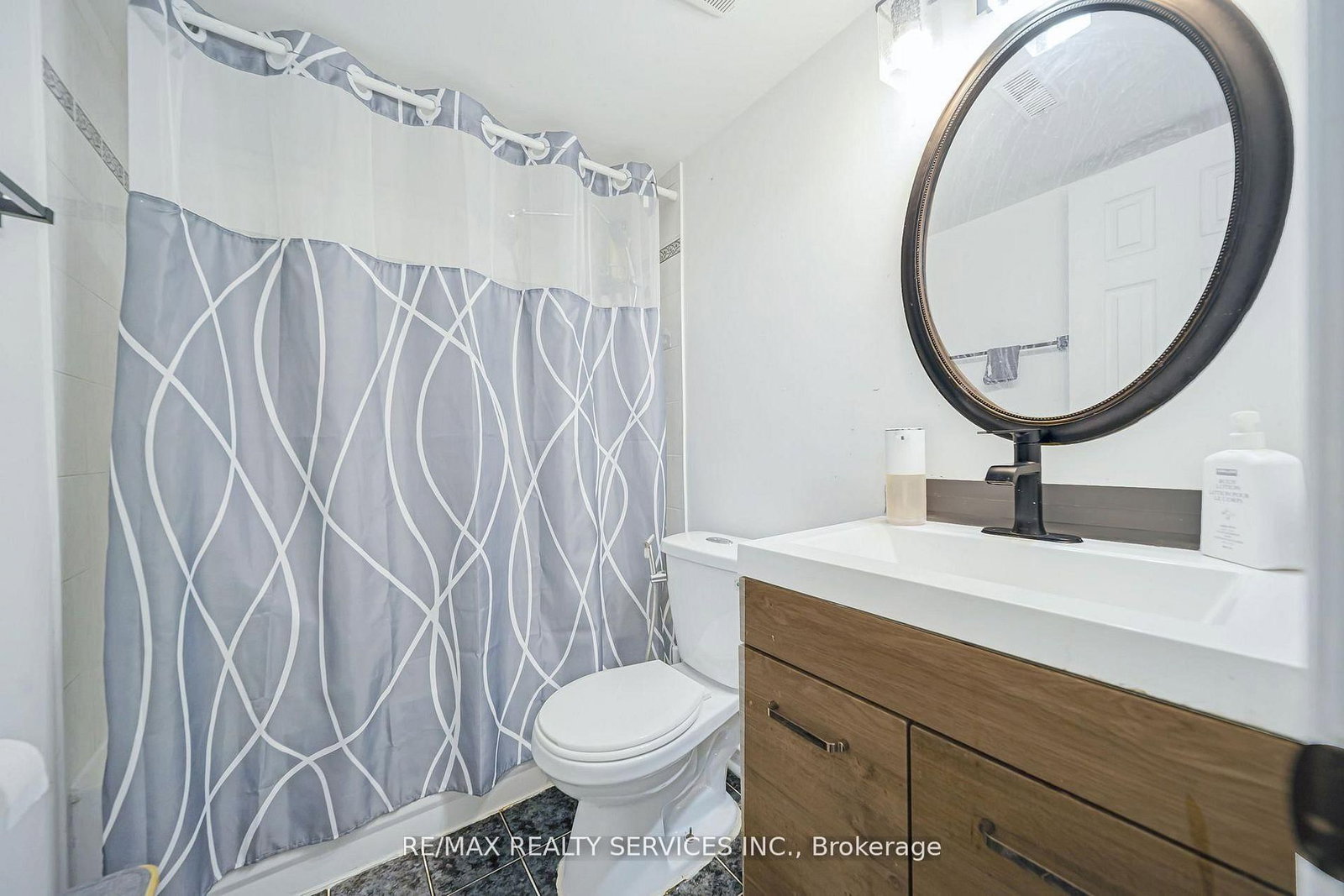 Detached House for sale at 27 Suncrest Drive, Brampton, Ontario, L6X 4L5 - Brampton West - MLS: W13001822