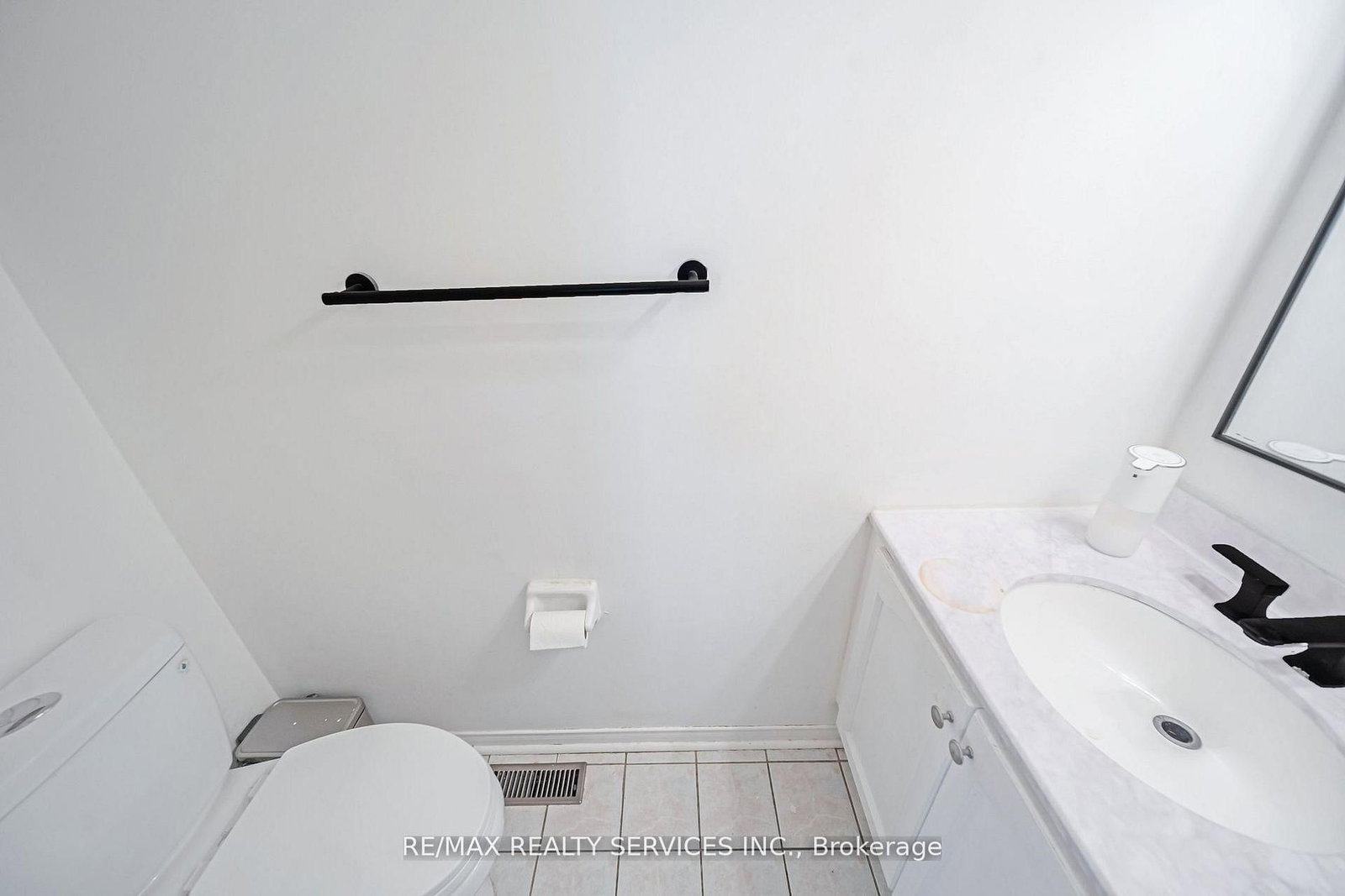 Detached House for sale at 27 Suncrest Drive, Brampton, Ontario, L6X 4L5 - Brampton West - MLS: W13001822