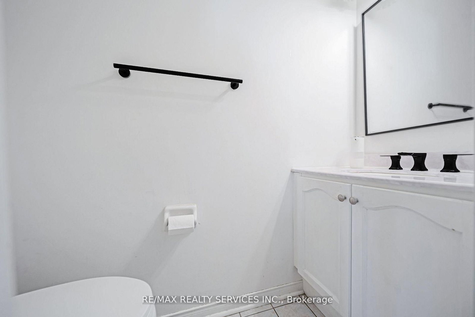 Detached House for sale at 27 Suncrest Drive, Brampton, Ontario, L6X 4L5 - Brampton West - MLS: W13001822