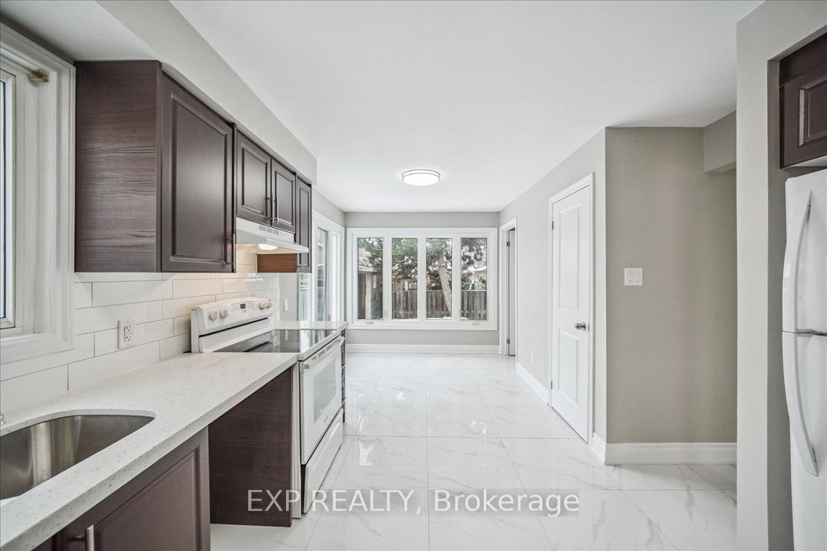 Detached House for sale at 44 Newcastle Crescent, Brampton, Ontario, L6S 3Y8 - Westgate - MLS: W13001866