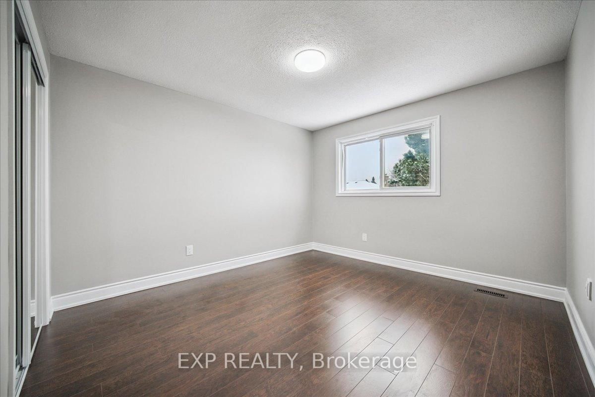 Detached House for sale at 44 Newcastle Crescent, Brampton, Ontario, L6S 3Y8 - Westgate - MLS: W13001866