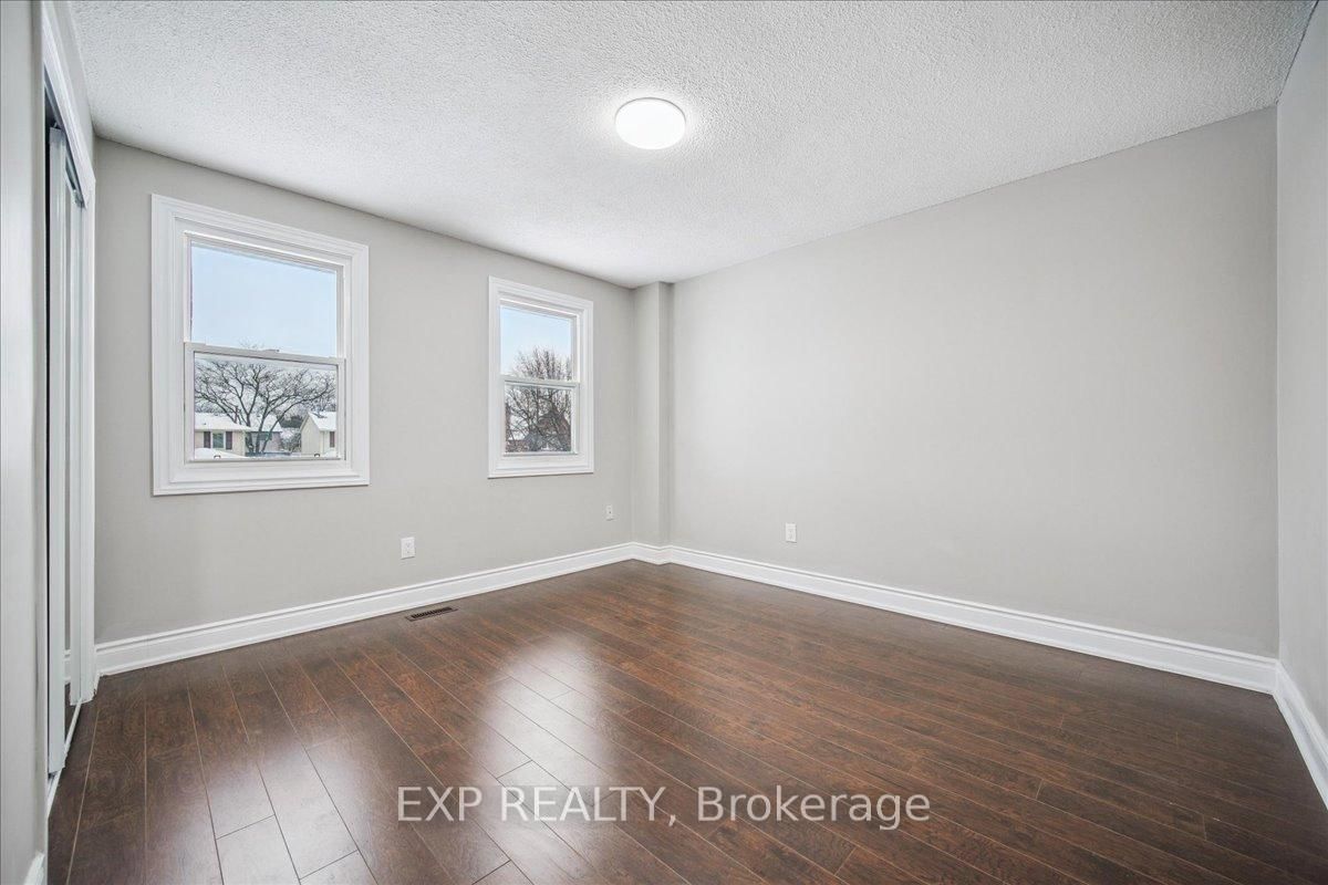 Detached House for sale at 44 Newcastle Crescent, Brampton, Ontario, L6S 3Y8 - Westgate - MLS: W13001866