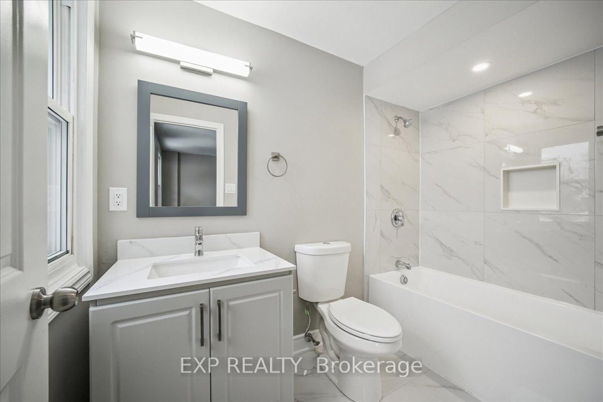 Detached House for sale at 44 Newcastle Crescent, Brampton, Ontario, L6S 3Y8 - Westgate - MLS: W13001866