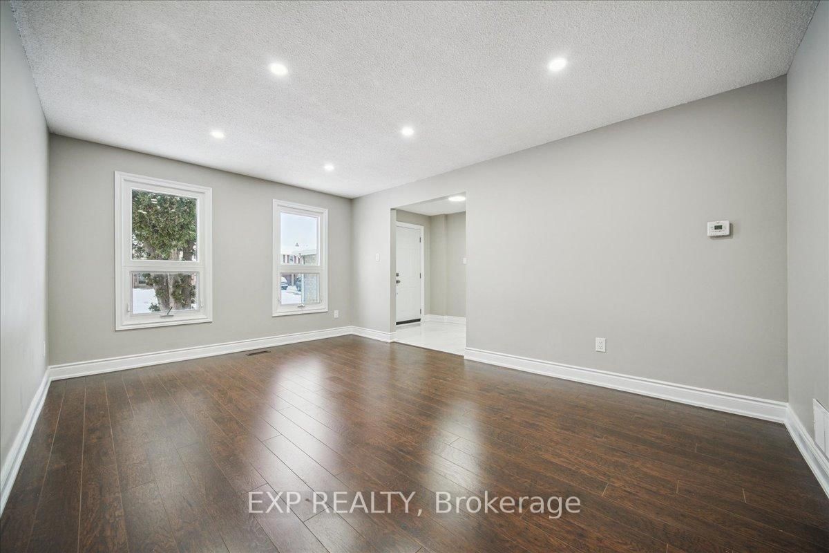 Detached House for sale at 44 Newcastle Crescent, Brampton, Ontario, L6S 3Y8 - Westgate - MLS: W13001866