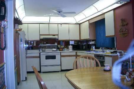 4255 Wakefield Cres, Mississauga, L5C4M5 | Image 2