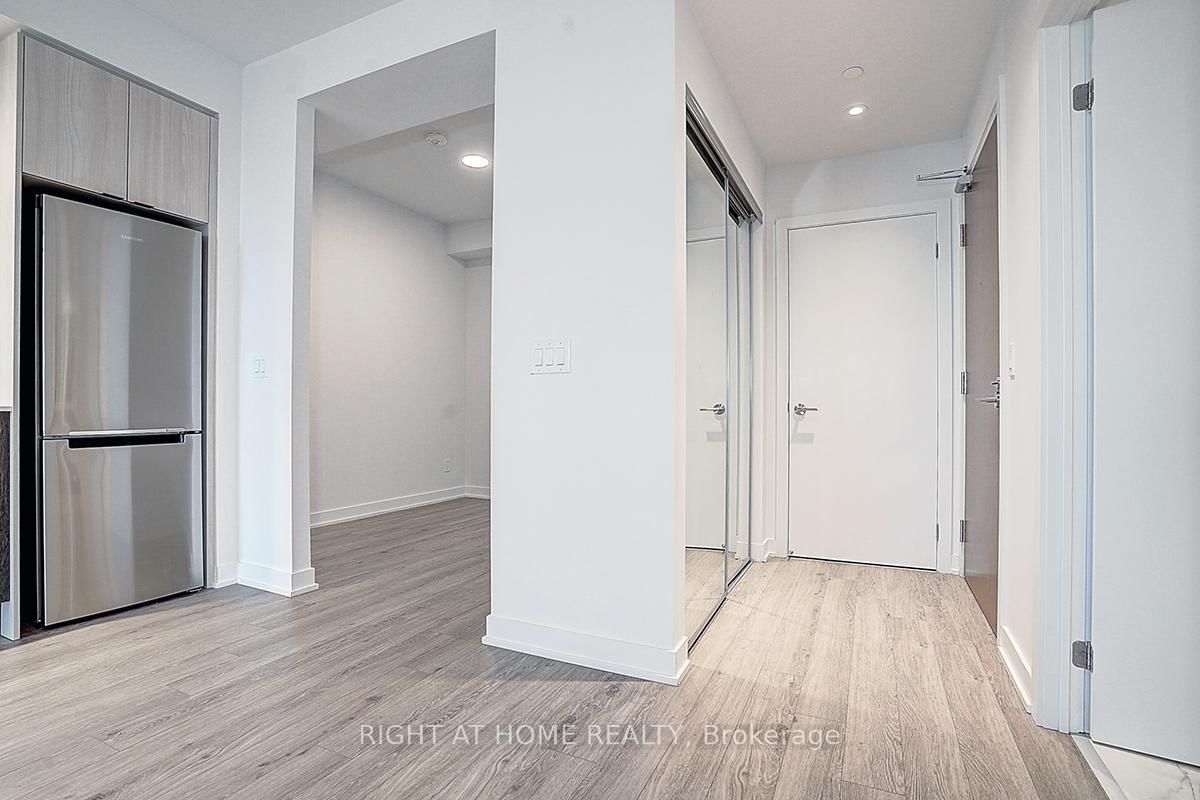 1926 Lakeshore Boulevard W, Unit 2817 - Photo 6