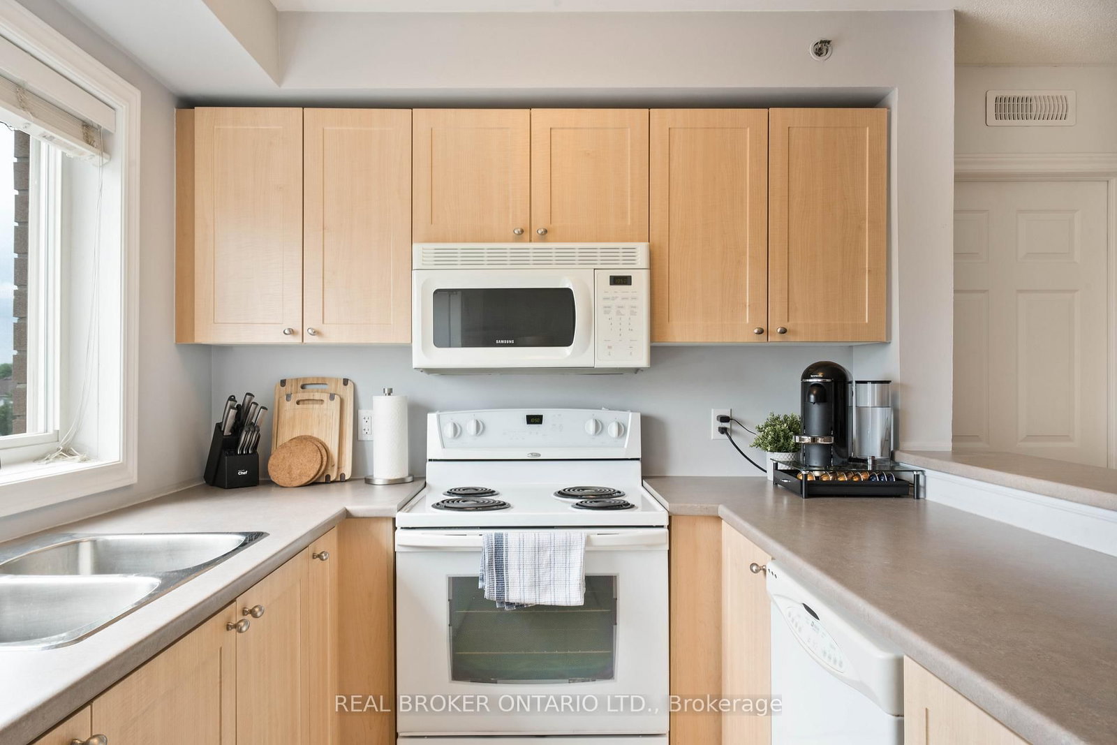 4450 Fairview Street, Unit 304 - Photo 12