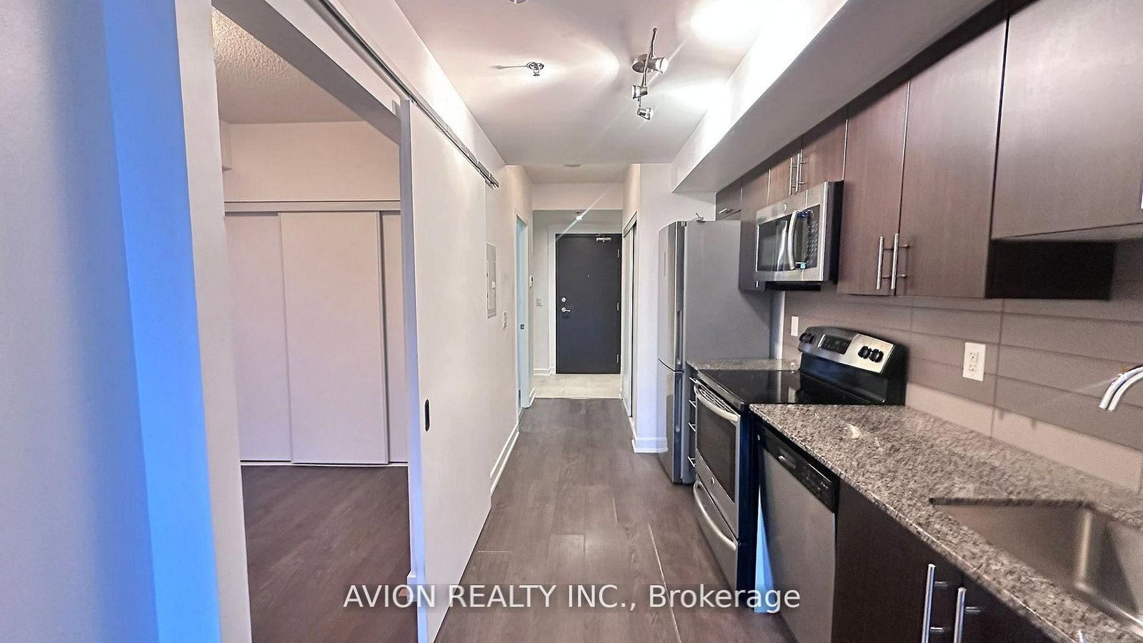 11 Superior Avenue, Unit 611 - Photo 8