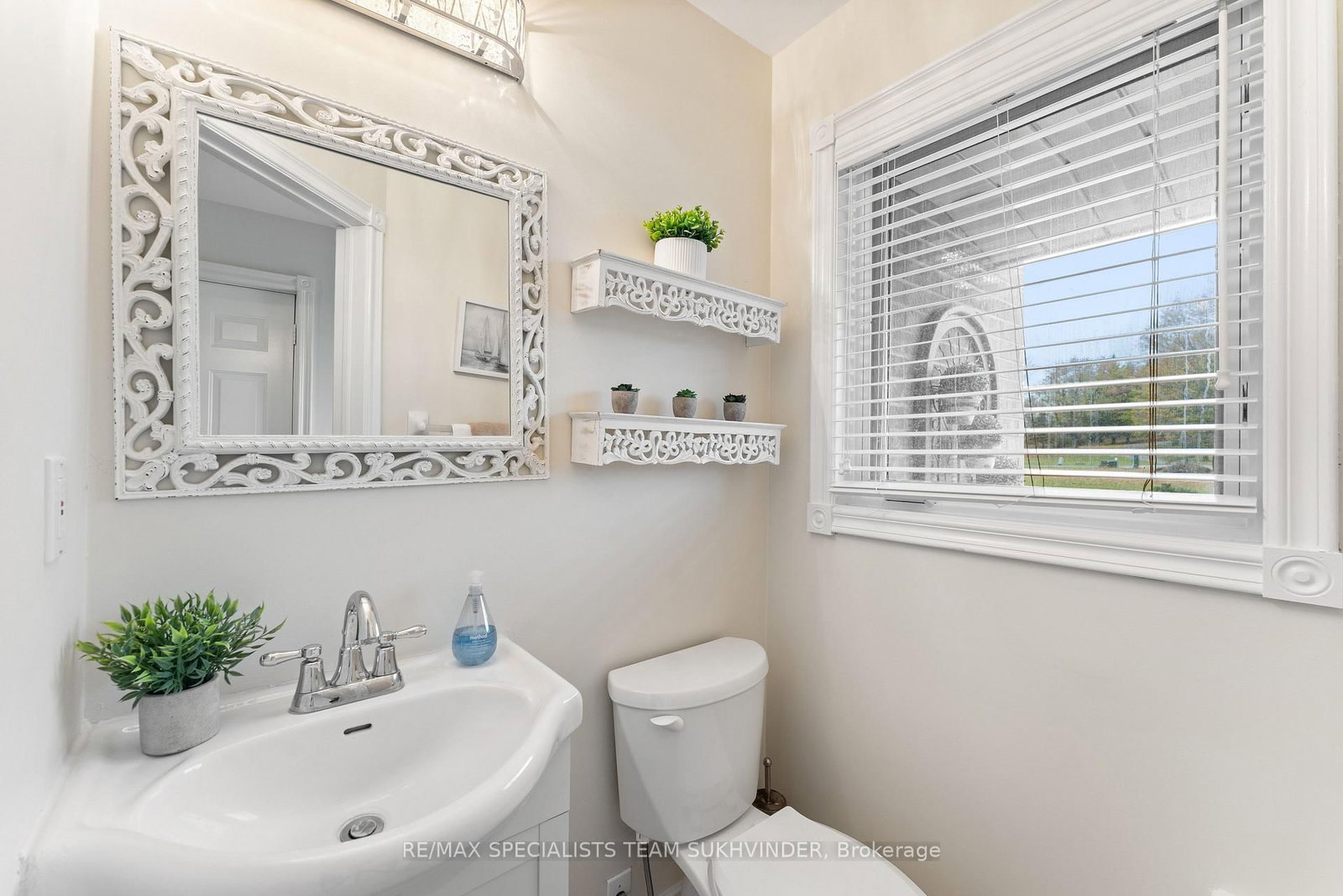 Detached House for sale at 15 Country Lane Drive, Caledon, Ontario, L7E 0B4 - Palgrave - MLS: W13002070