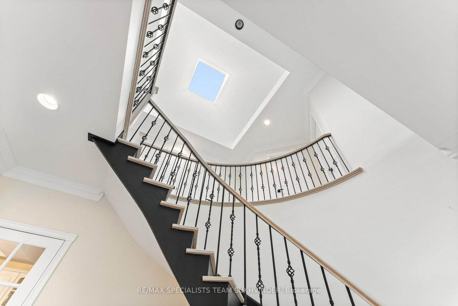 Detached House for sale at 15 Country Lane Drive, Caledon, Ontario, L7E 0B4 - Palgrave - MLS: W13002070