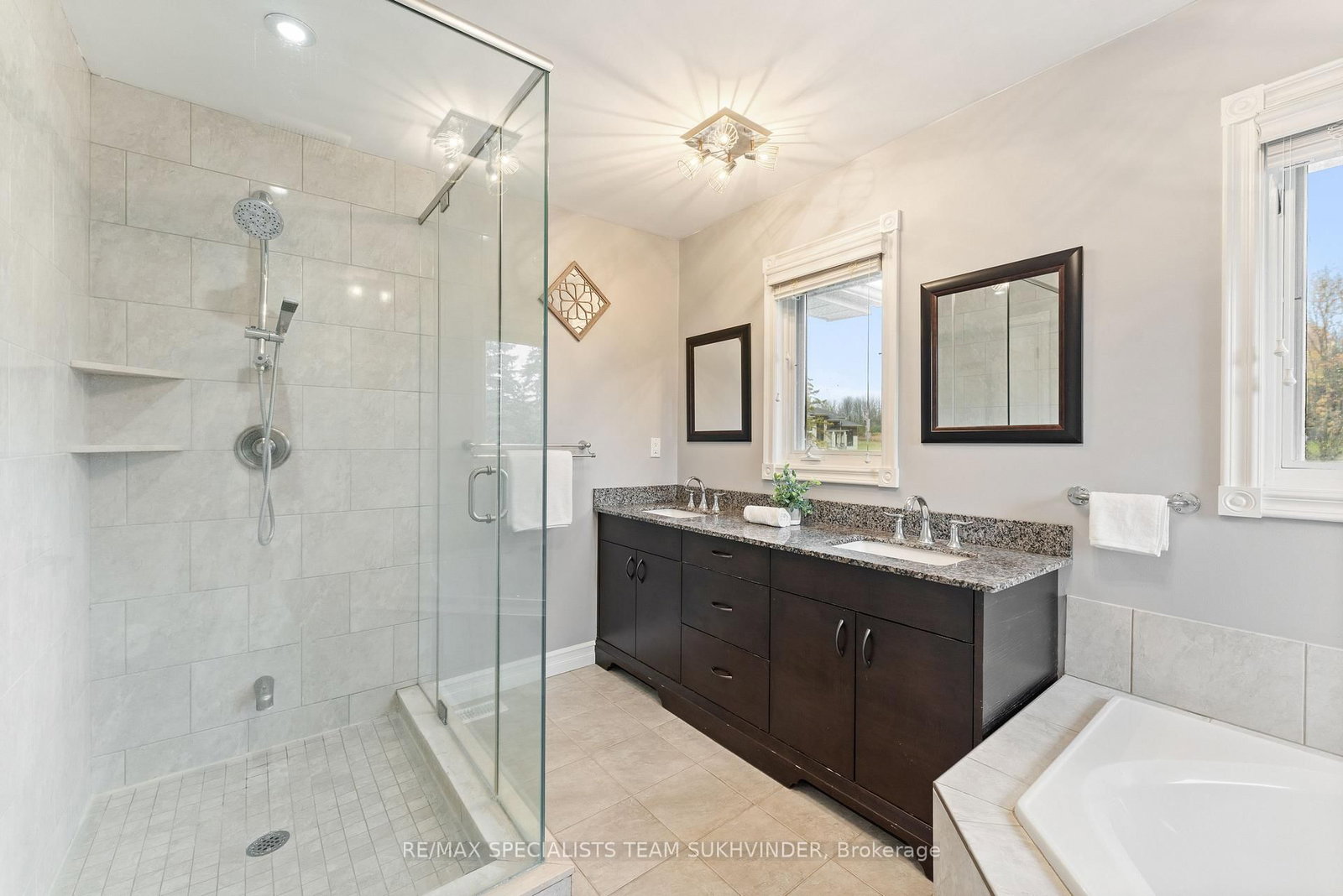 Detached House for sale at 15 Country Lane Drive, Caledon, Ontario, L7E 0B4 - Palgrave - MLS: W13002070