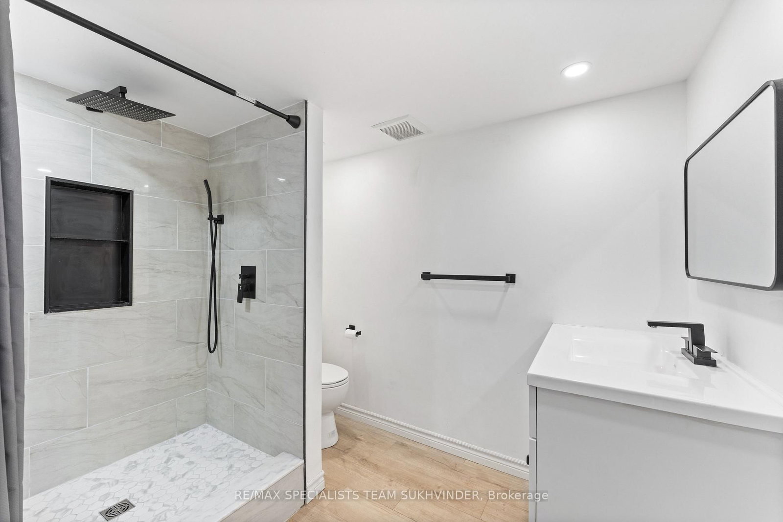 Detached House for sale at 15 Country Lane Drive, Caledon, Ontario, L7E 0B4 - Palgrave - MLS: W13002070