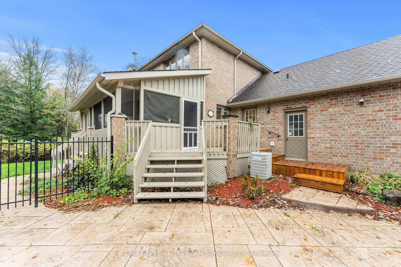 Detached House for sale at 15 Country Lane Drive, Caledon, Ontario, L7E 0B4 - Palgrave - MLS: W13002070