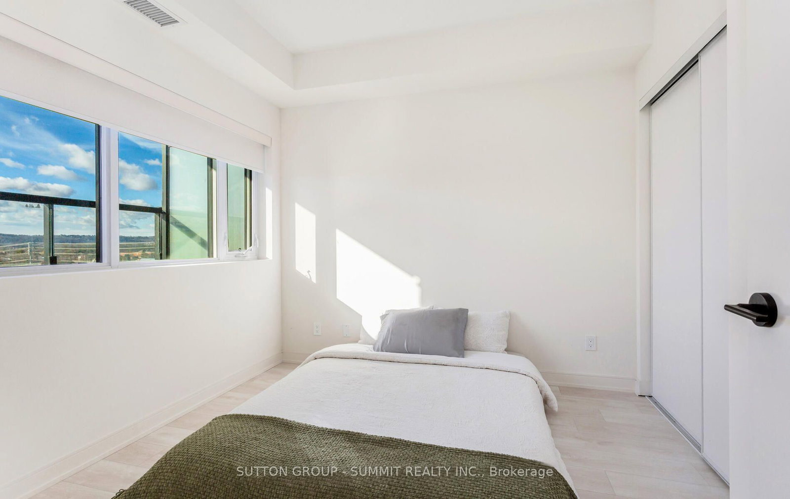 8010 Derry Road W, Unit 1005 - Photo 9