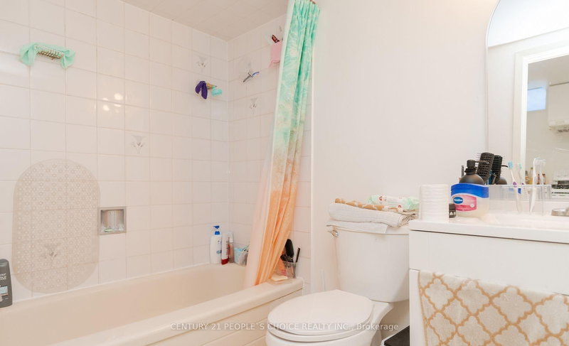 Bsmt - 362 Kingsbridge Garden, Mississauga, L5R 1K8 | Image 2