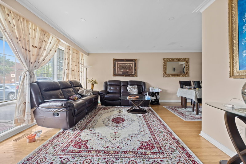 83 John Garland Blvd, Toronto, M9V 1N5 | Image 3