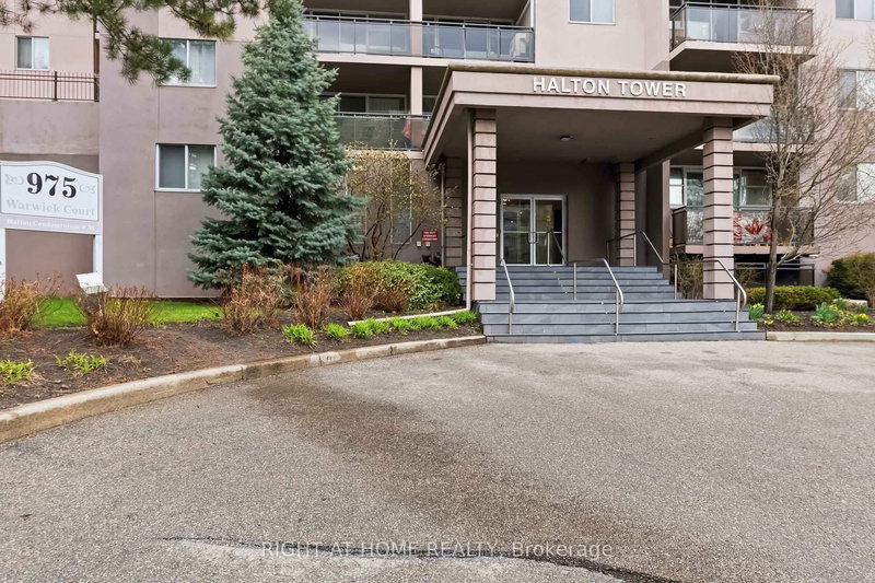 1706 - 975 Warwick Crt, Burlington, L7T 3Z7 | Image 3