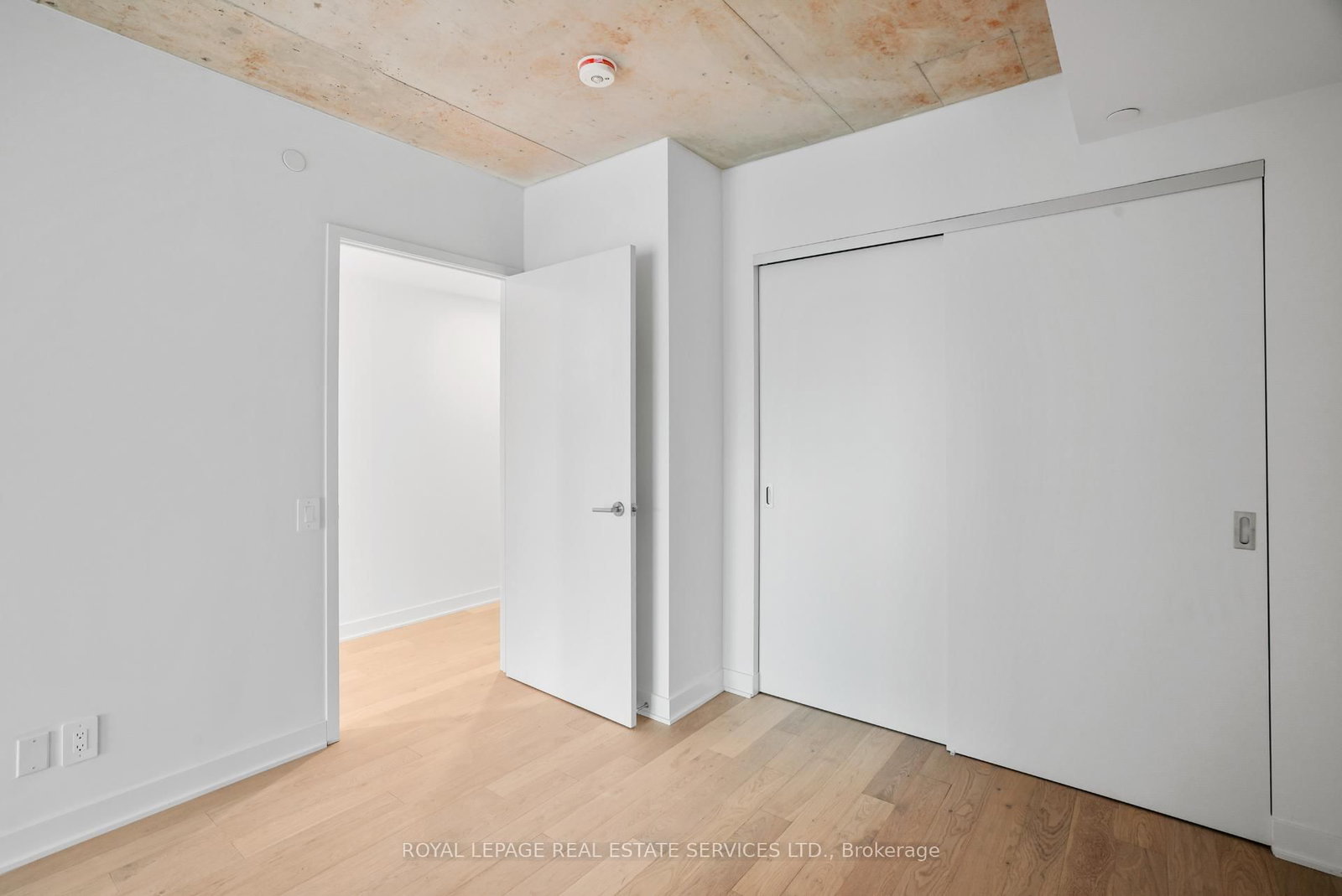 2720 Dundas Street W, Unit 302 - Photo 14