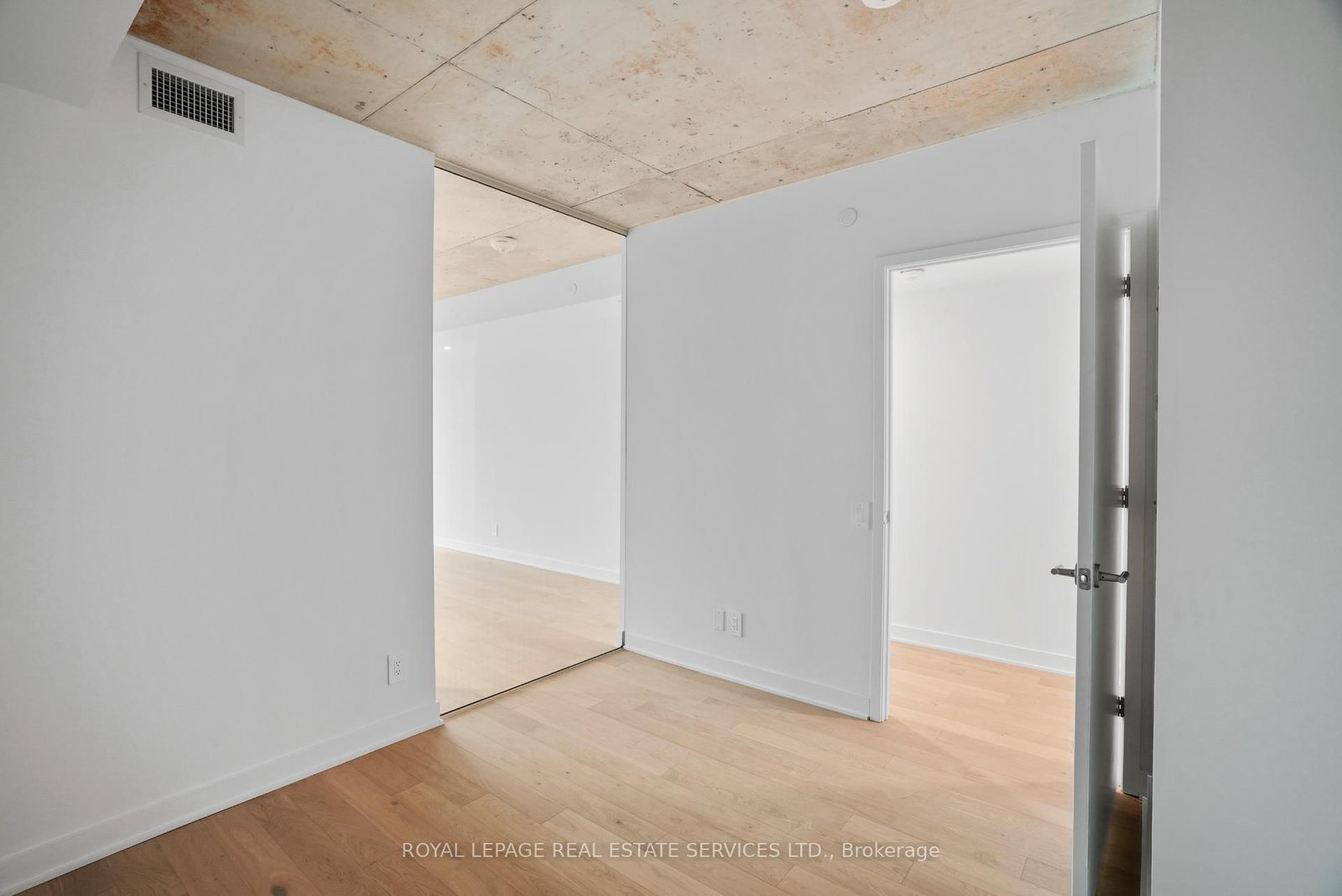 2720 Dundas Street W, Unit 302 - Photo 15