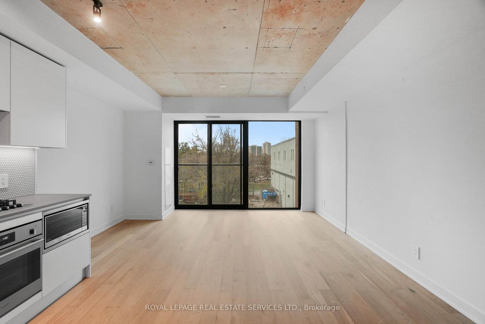 2720 Dundas Street W, Unit 302 - Photo 7