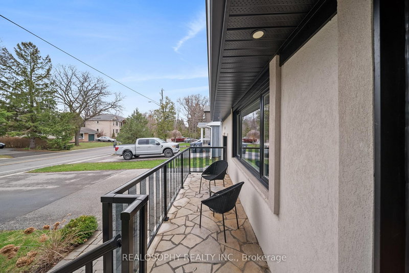 17 Pioneer Dr, Mississauga, L5M 1G8 | Image 2