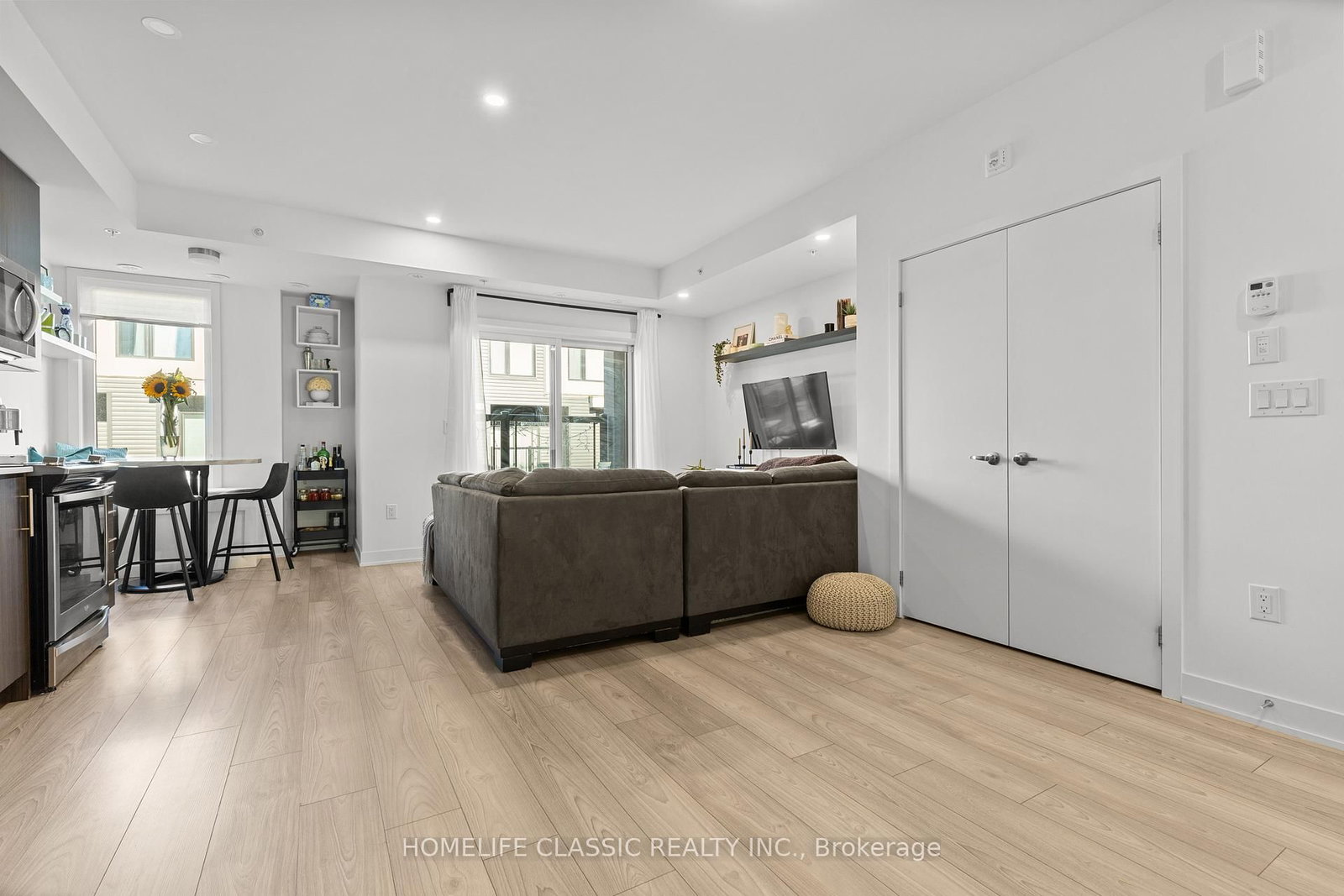 3476 Widdicombe Way, Unit 9 - Photo 7