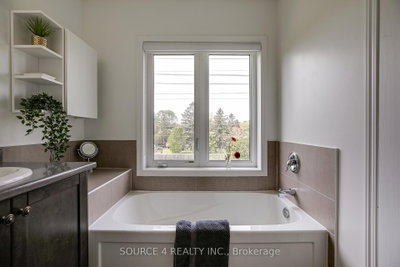 379 Ladycroft Mississauga,ON L5A 1E7 — Photo 23