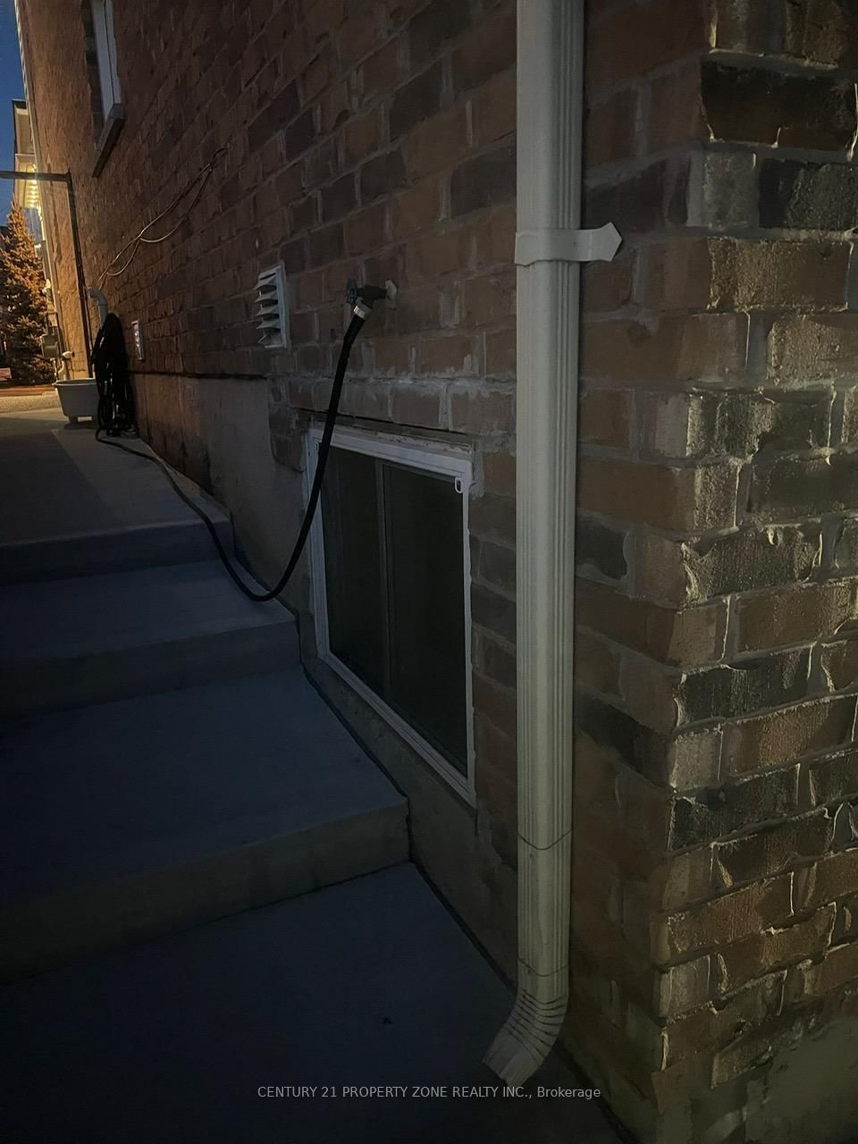 1568 Gainer Crescent