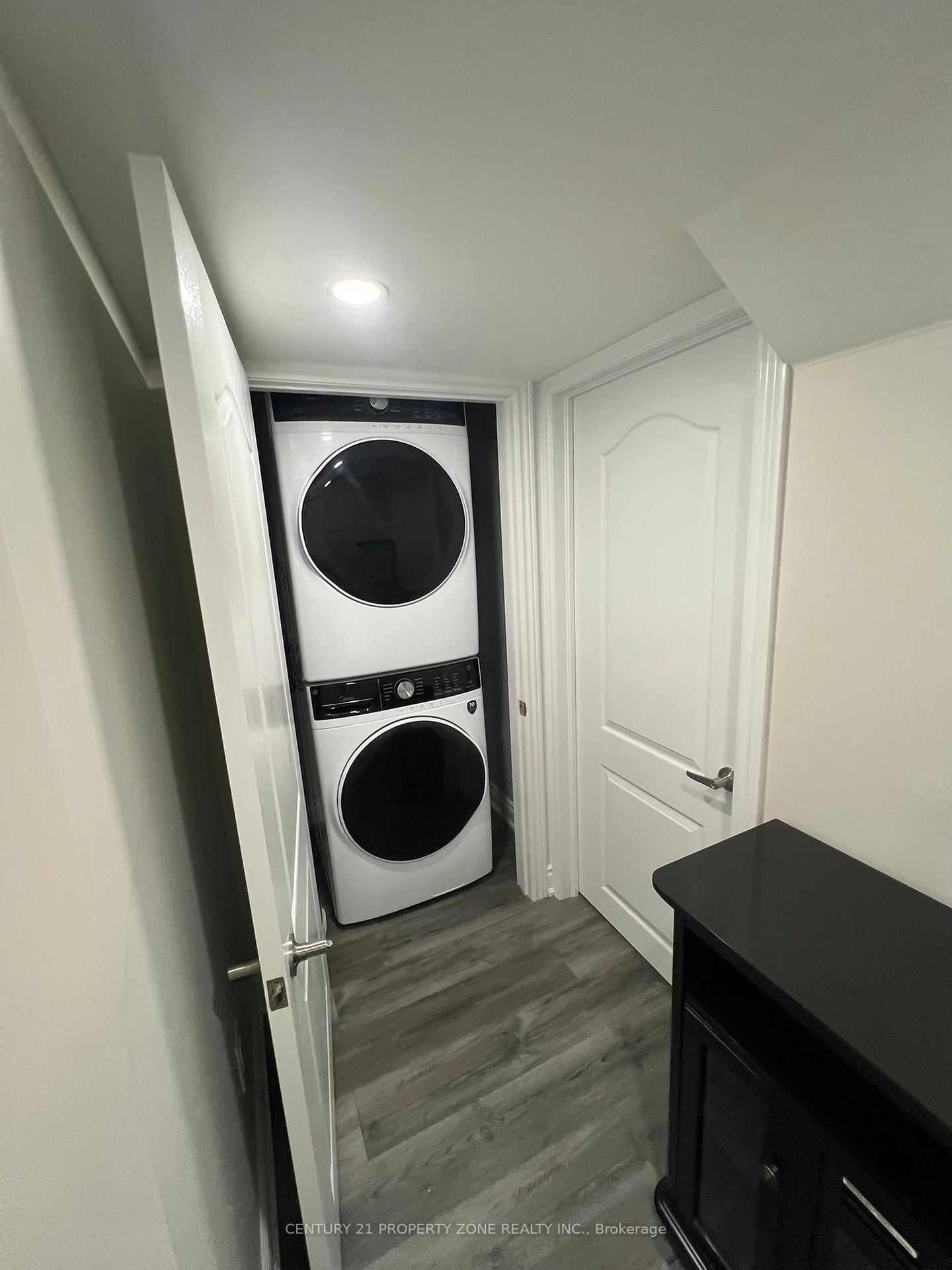 1568 Gainer Crescent - Photo 8