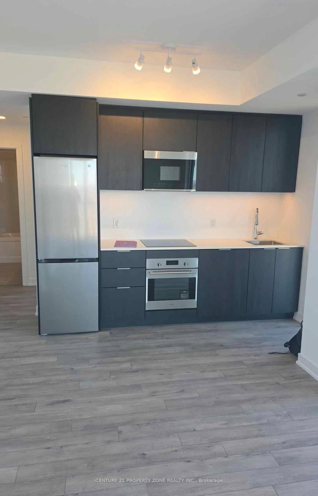 2117 - 15 Skyridge Drive