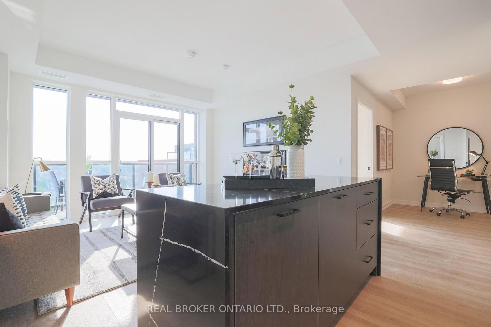 2300 St Clair Avenue W, Unit 915 - Photo 7