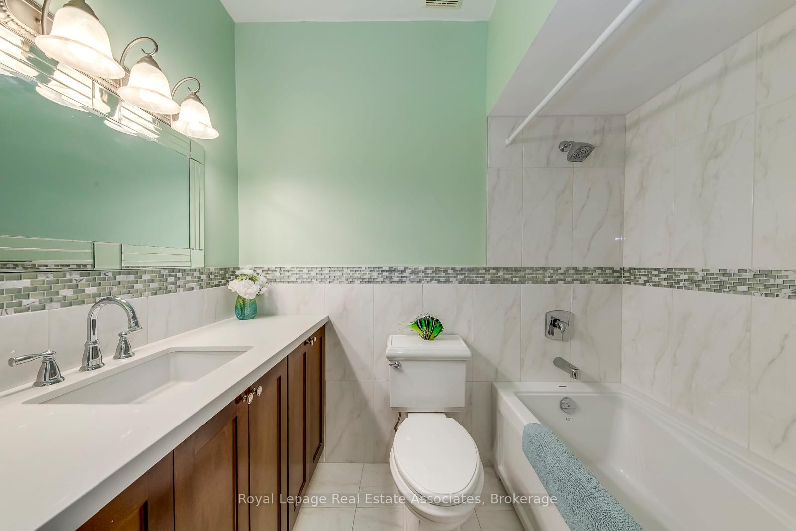 1192 Kos Boulevard - Photo 17