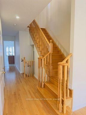 3422 Stoney Crescent